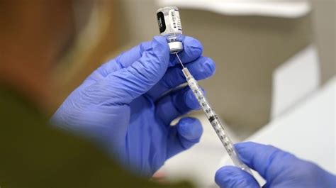 White House to end COVID-19 vaccine requirement for international travelers, others next week